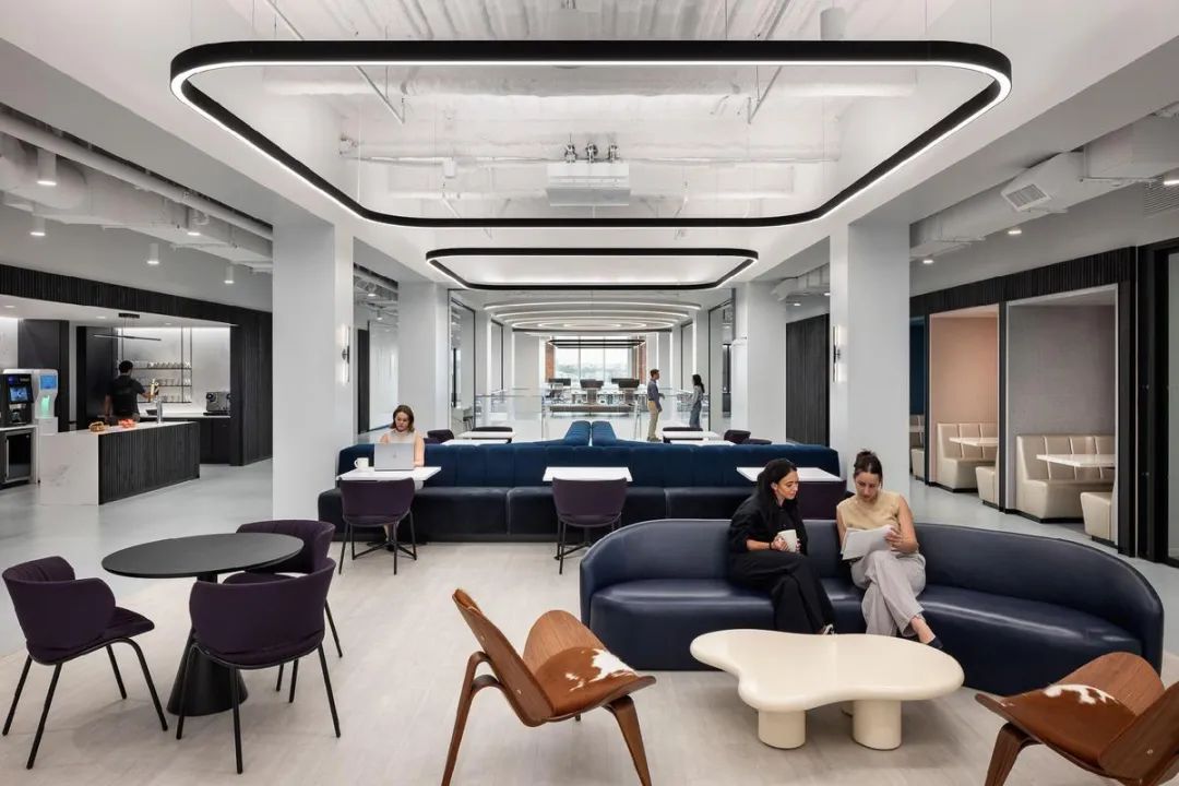 CLEAR New York Headquarters: Excellent Integration of Office Environment Design and Office Furniture