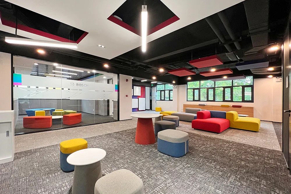 Bosch Shenzhen Headquarters Innovative Design: The Art of Integrating Office Furniture and Environme
