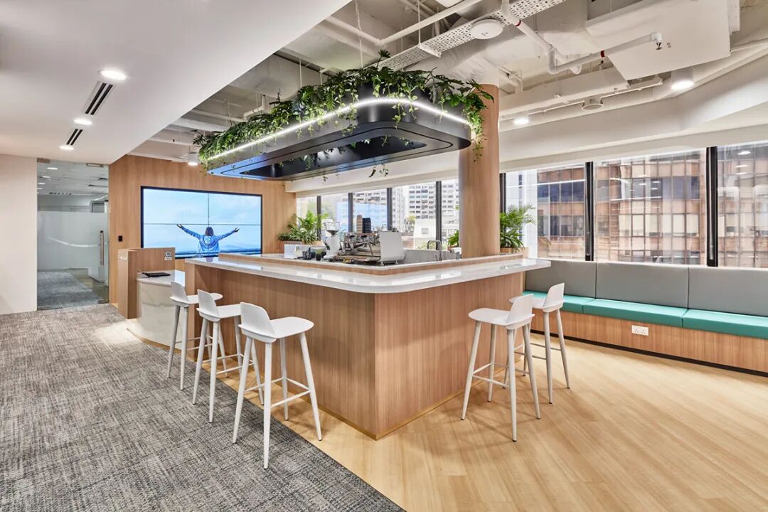 以“自然疗愈”为灵感：IHH新加坡后勤办公空间的革新设计