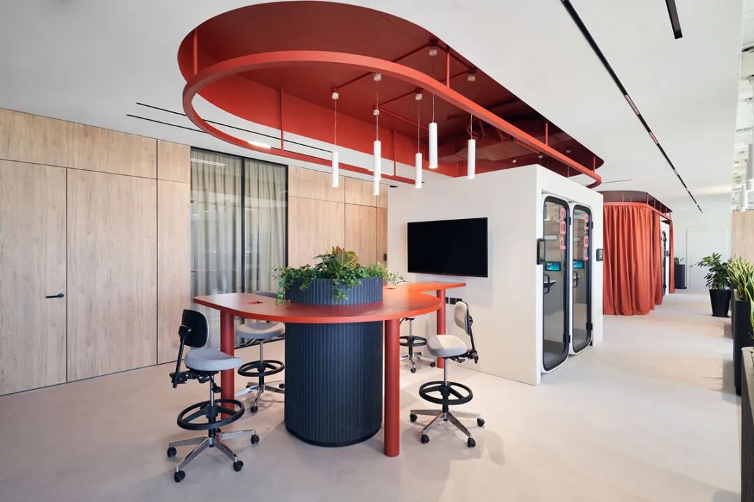 科技公司Acumen塞浦路斯办公室以办公环境设计视觉激发创新