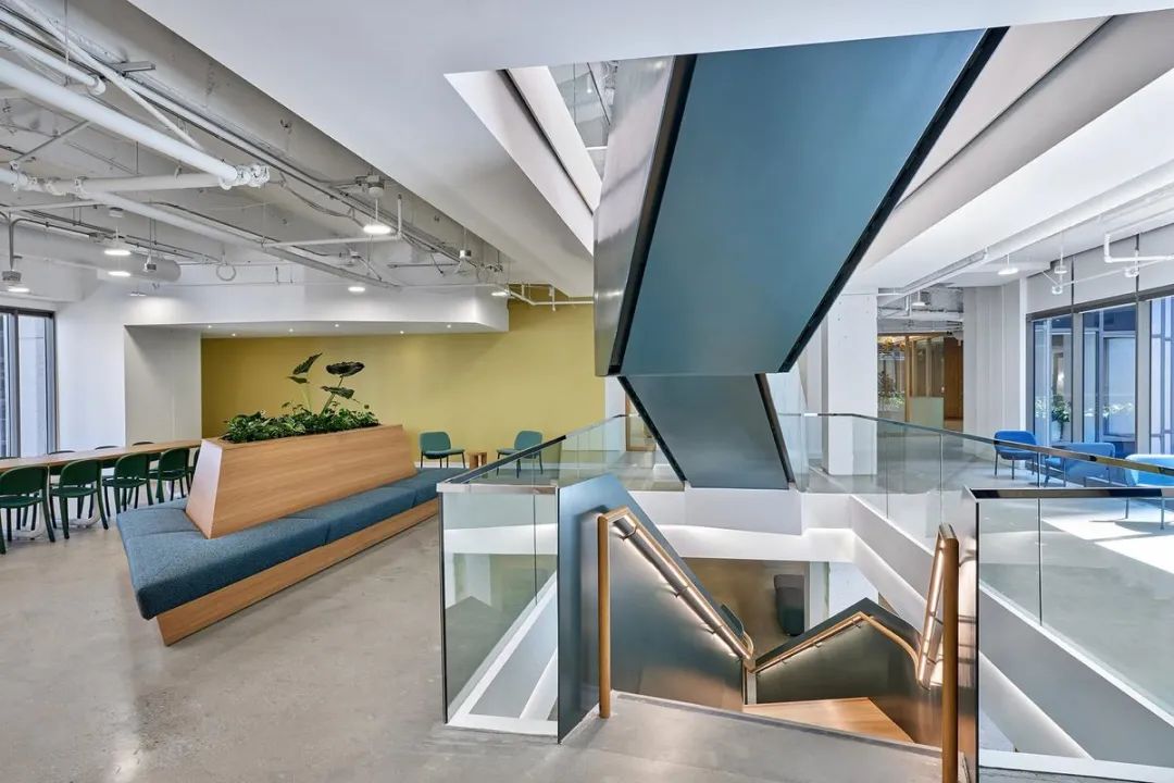 以人为本的办公环境设计：Chime总部如何通过定制化办公家具打造松弛感空间