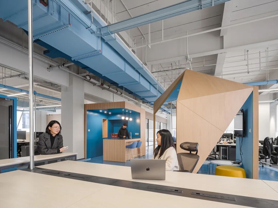 每日互动总部办公设计：一场关于“海洋万物”的办公环境设计革命